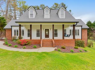 260 E Tennant Cir, Chickamauga, GA 30707