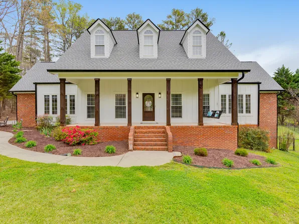 260 E Tennant Cir, Chickamauga, GA 30707