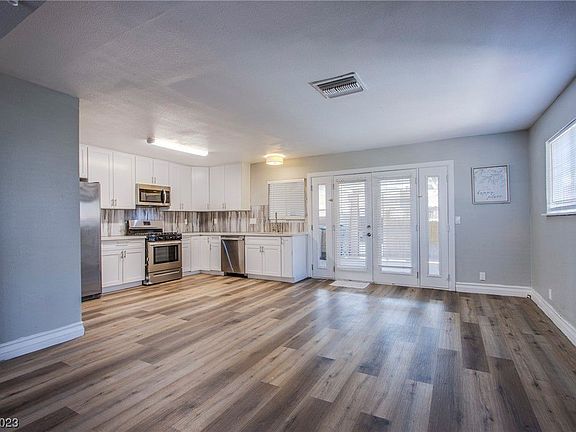 3rd image of 2456 Paradise Village Way