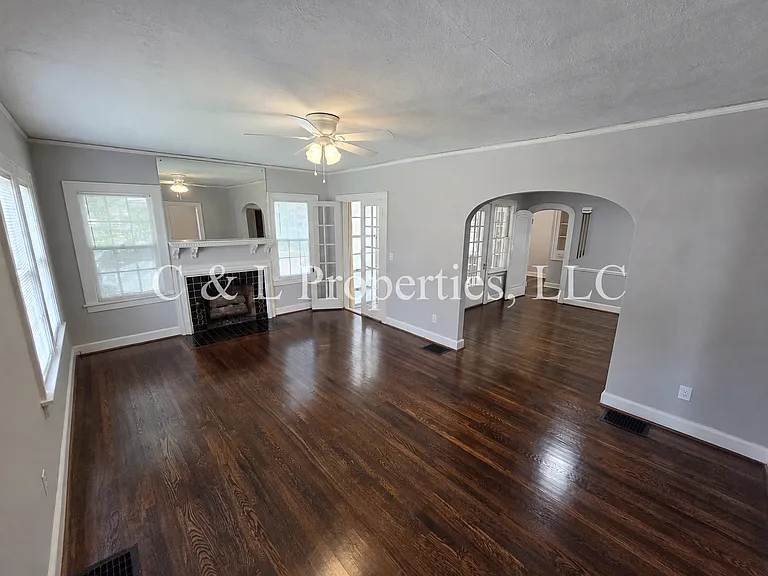 902 Walnut St — Photo 10