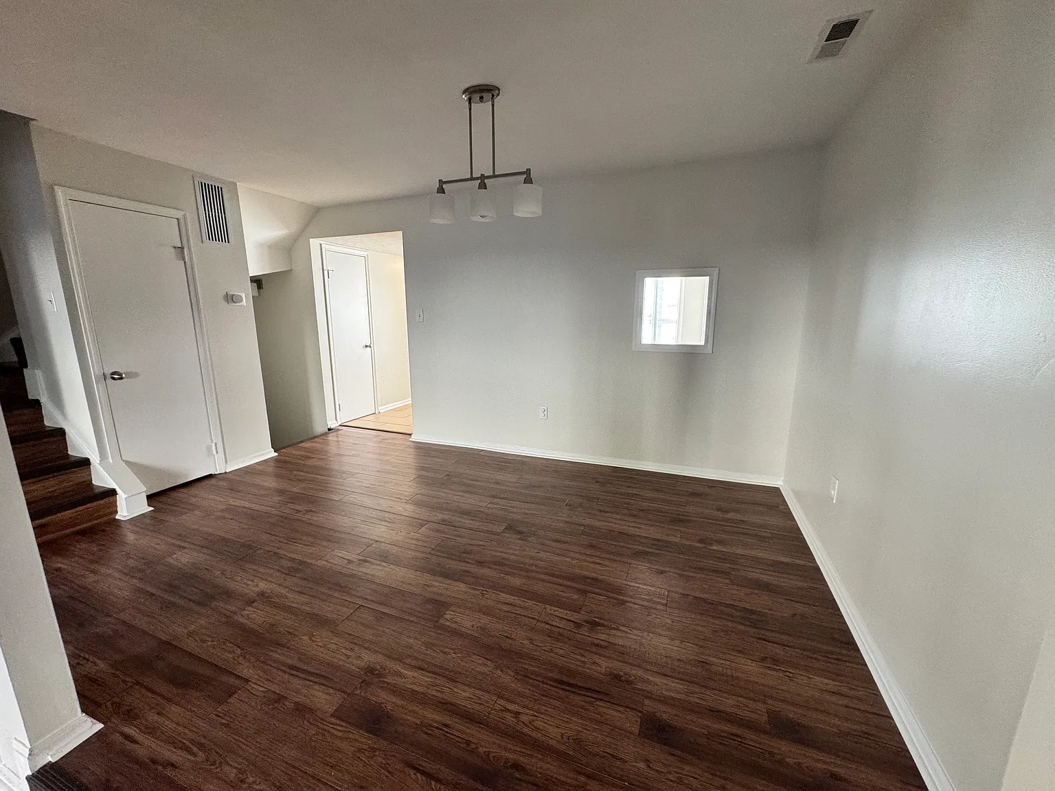4 bed, 3.5 bath, 1360 sqft, $2,995 — Photo 4