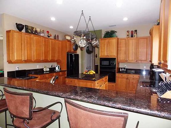3rd image of 406 Canterbury Court