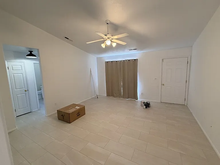 204 N 2000 E — Photo 4