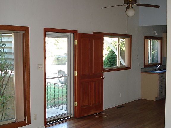 4th image of 2990 20th St