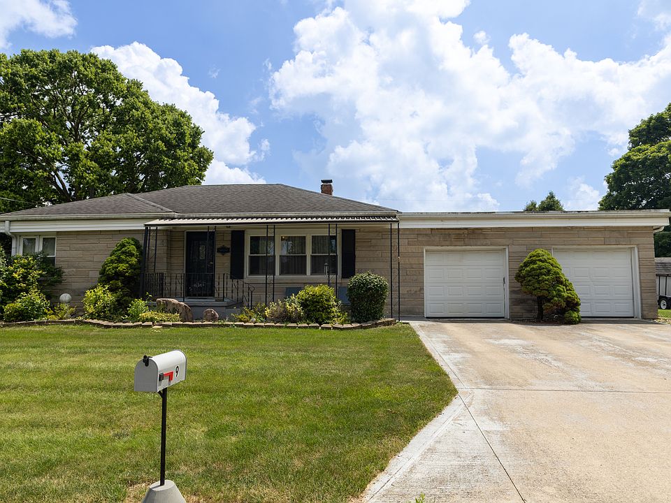 1st image of 9 E Park Ln