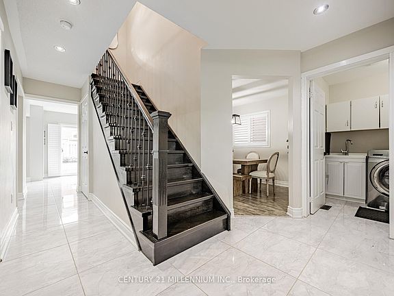 5th image of 325 Marshall Cres