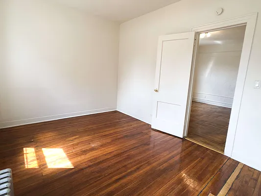 Rented by Realty 2000 Corp | media 16