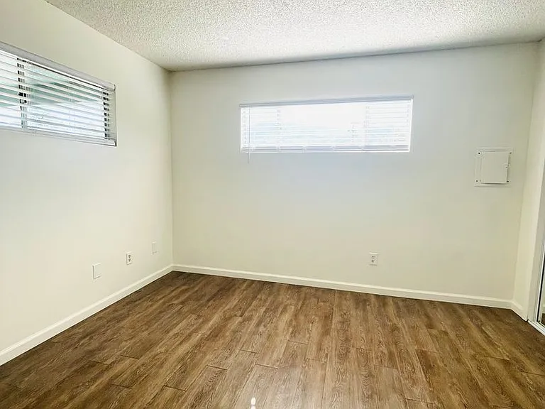 129 E Santa Ana St — Photo 28
