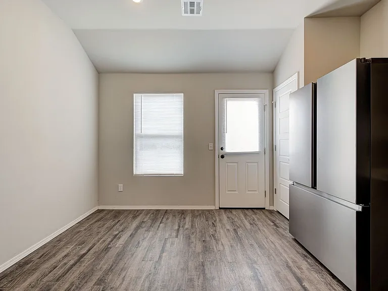 3912 Elm Ridge St — Photo 16