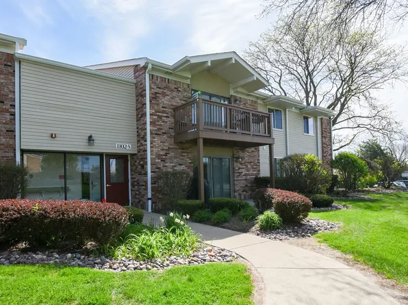 1102 Hinswood Dr APT 206, Darien, IL 60561