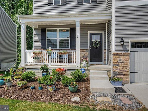 4th image of 27 Buttercup Cir