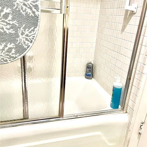 4650 Cove Cir #402 — Photo 27