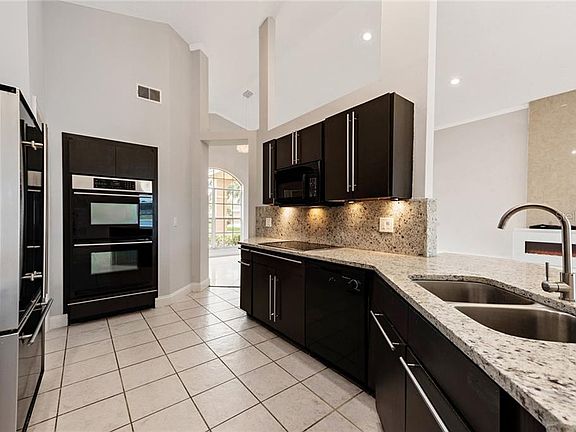 5th image of 589 Lakeworth Cir