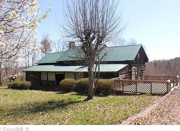 2nd image of 208 Aubrey Thomas Ln