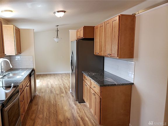 4th image of 18905 99th Avenue Ct E