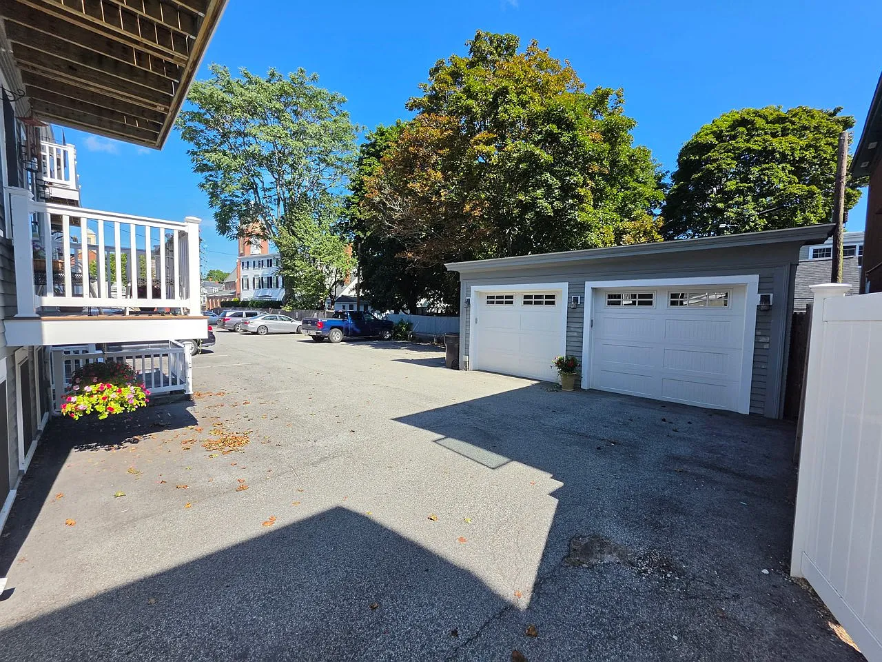 2 bed, 747 sqft, $3,200 — Photo 2