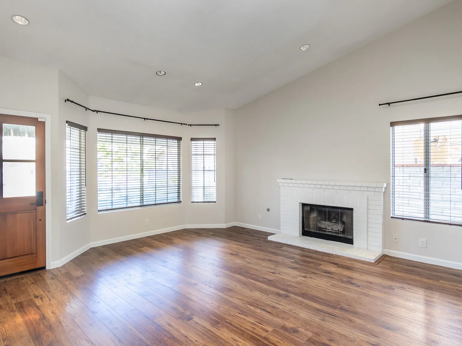3 bed, 1498 sqft, $4,500 — Photo 2