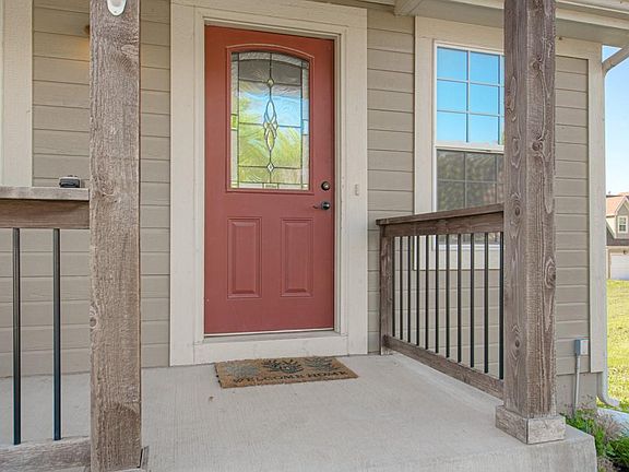 2nd image of 13739 Leigh Dr