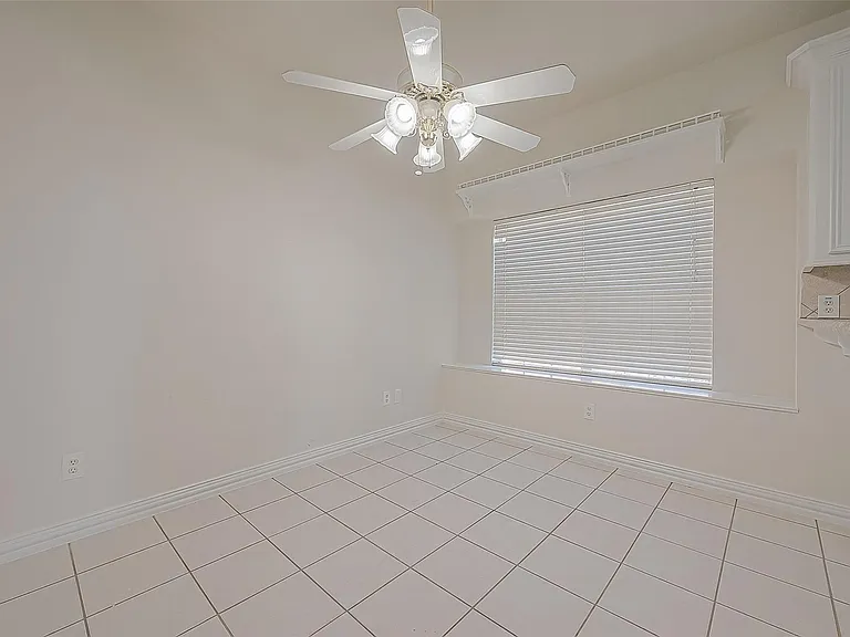 1189 Lovett St — Photo 22