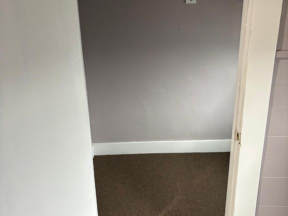4th image of 292 Bay St #3-R