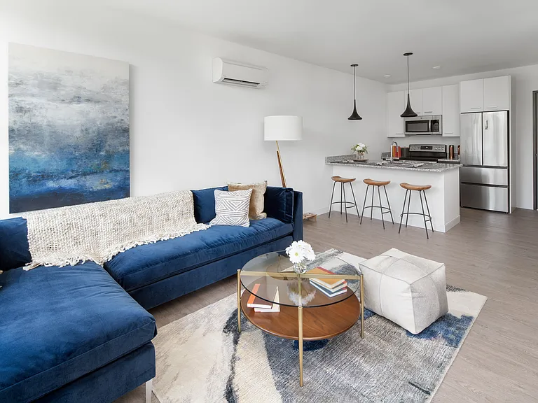 1 Bed / 1 Bath - 623 SF - Living Room & Kitchen
