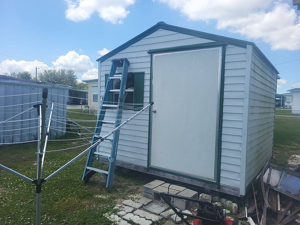 2nd image of 624 Cockatoo Blvd
