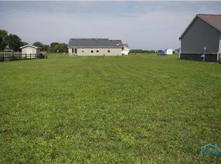 5041 Chardonnay Ln, Oregon, OH 43616