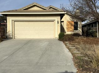 895 Valley Oak Dr, Hollister, CA 95023