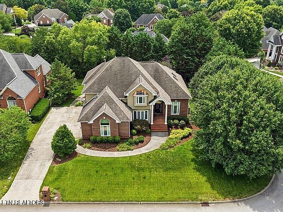 3rd image of 9114 Hailes Abbey Ln
