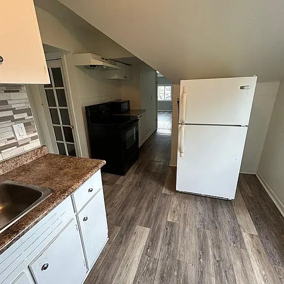 3153 Peter St #UPPER — Photo 3