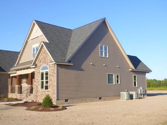 2nd image of 103 Aurora Ln