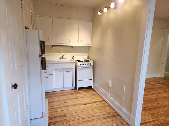 3rd image of 711 E Orange St #97222eb48