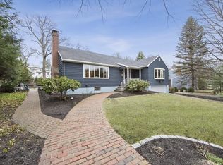 31 Ginn Rd, Winchester, MA 01890