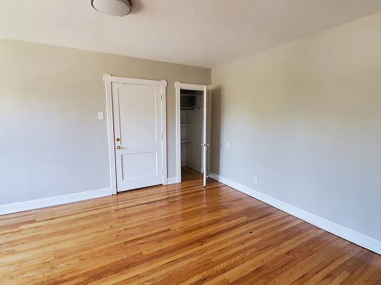 Tudor Court — Photo 147