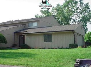 7838 Meadow Dr W, Waterford, MI 48329