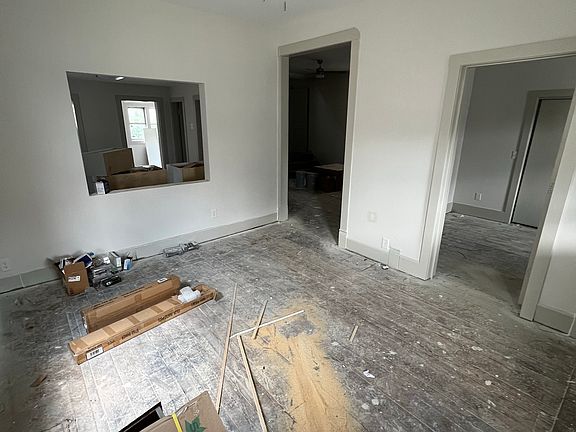 4th image of 66 E Regent St