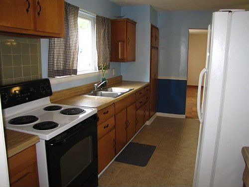 4th image of 572 Longfellow Ave