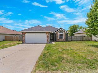 5548 W Lombard St, Springfield, MO 65802