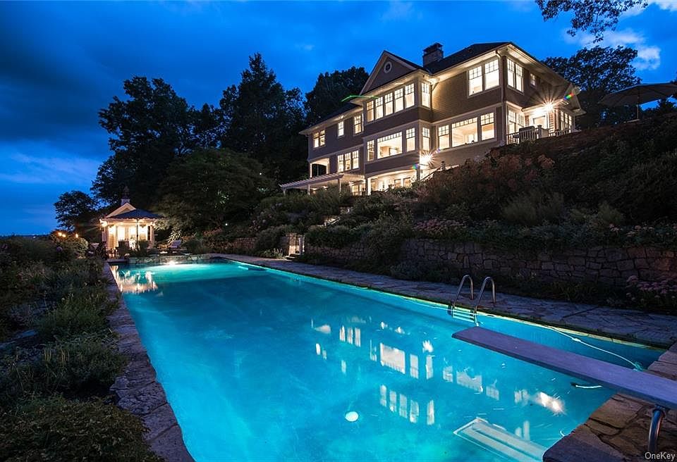 1st image of 67 Tweed Blvd