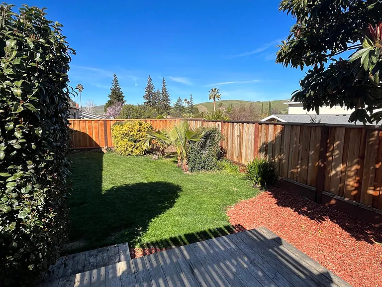117 Mount Etna Dr — Photo 5