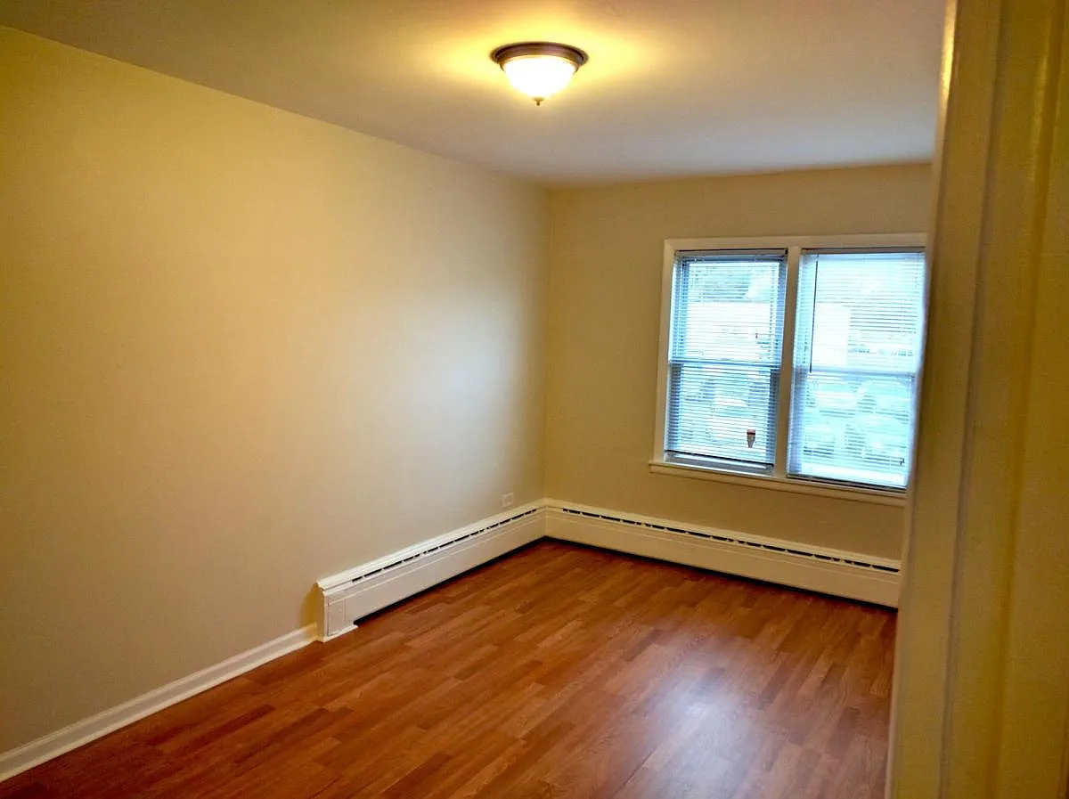 1 bed, $1,000 — Photo 3