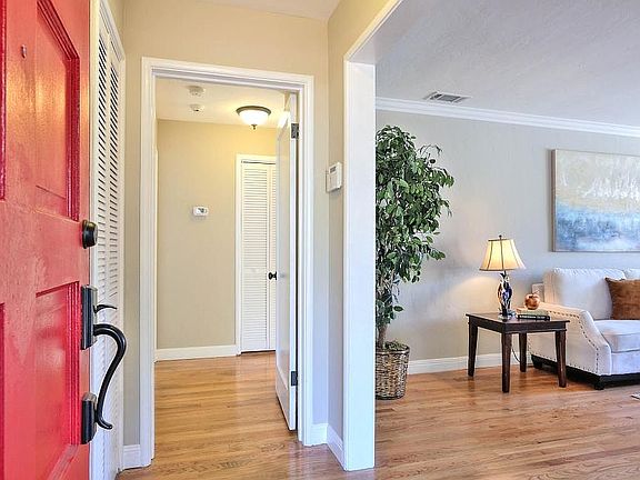 5th image of 2251 Lansford Ave