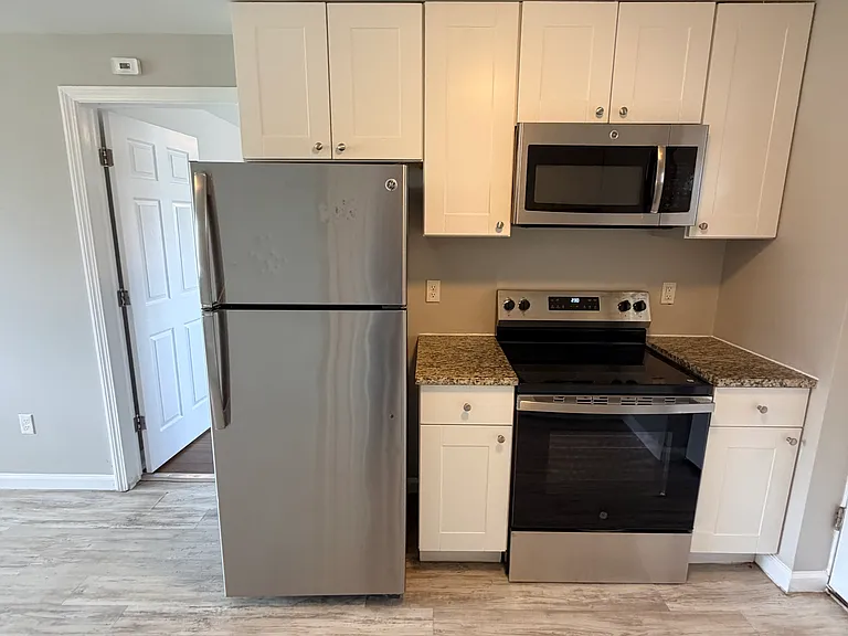 129 Cosey Beach Ave #B2 — Photo 8