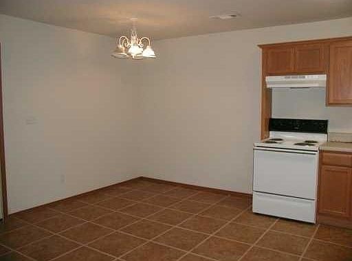 4th image of 204 E Asher Ct