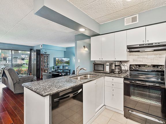 5th image of 437 Cavalier Ct APT 109-A