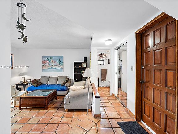 3rd image of 2611 E Tigertail Ave #3