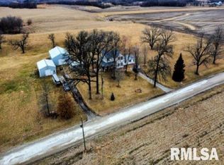796 240th St, Viola, IL 61486