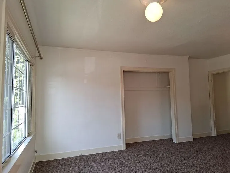 12818 E Penn St — Photo 4