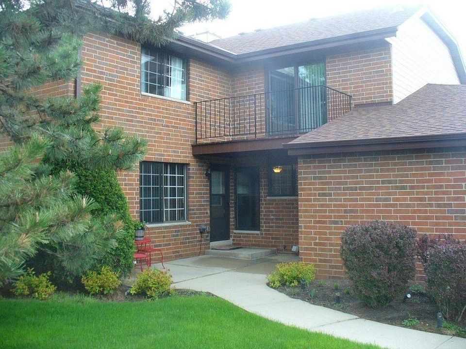 1st image of 8115 S Forest Hills Cir
