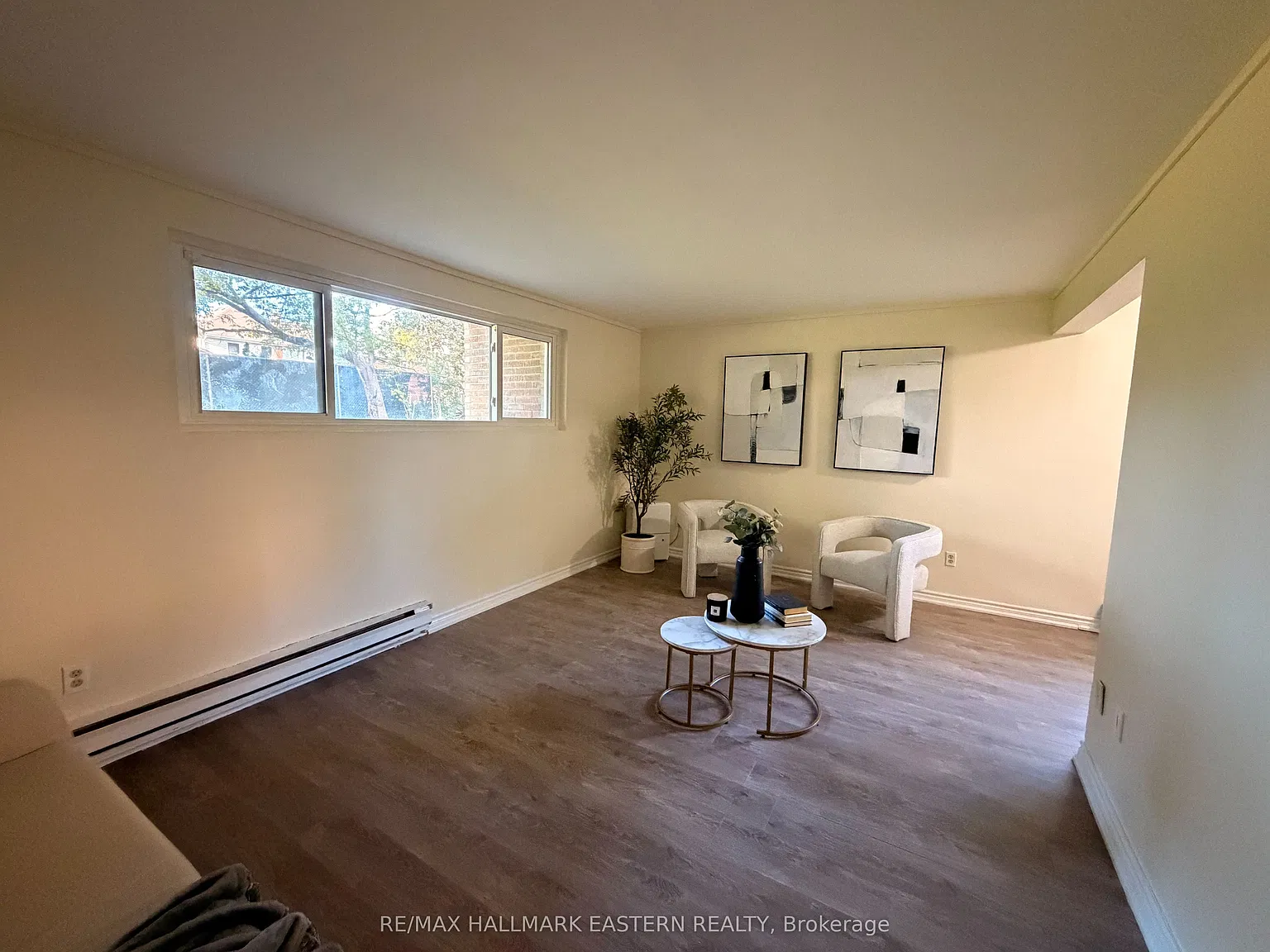106 Lansdowne St W — Photo 3